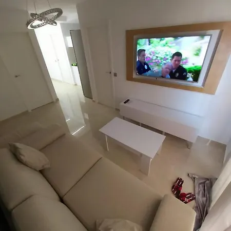 Whiteluxury Apartment *